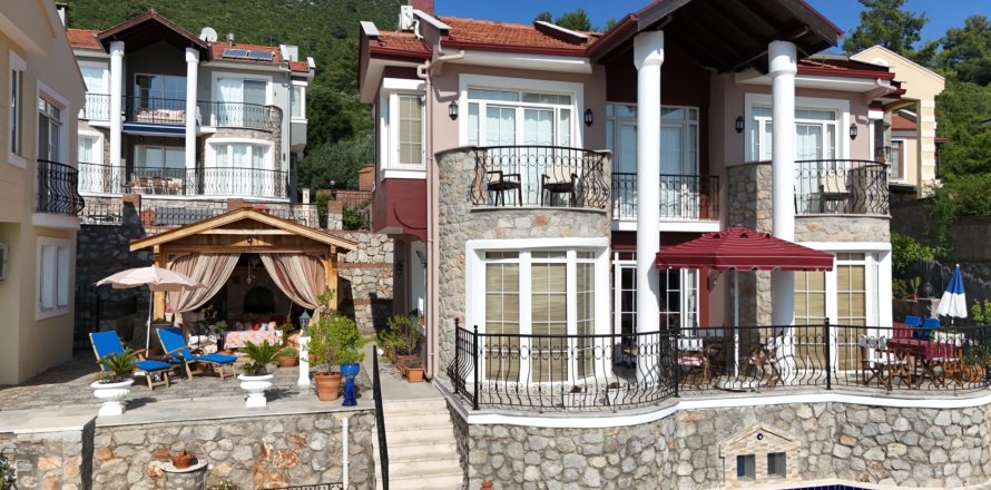 3+1 Villa i Fethiye, Mugla, Tyrkiet Nr. 232473