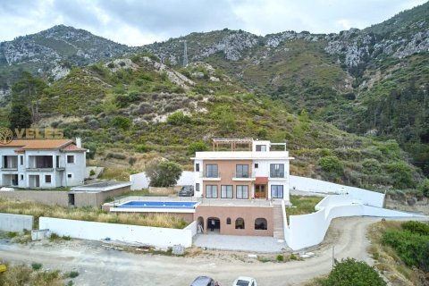 Продажа виллы  в Беллапаисе, Гирне, Северный Кипр 6+3, 320м2, №214363 – фото 1