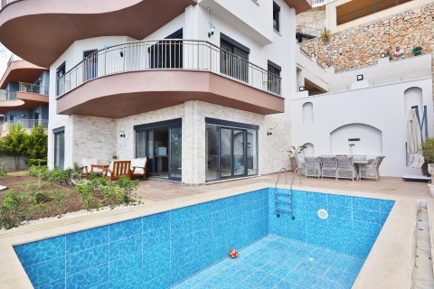 ویلا در  Alanya ، ترکیه 5 خوابه ، 360 متر مربع.  شماره 217370