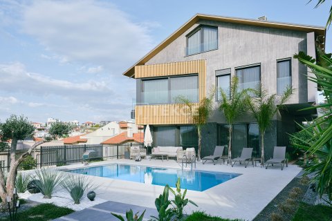 ویلا در  Izmir ، ترکیه 7 خوابه ، 630 متر مربع.  شماره 212792 - 1