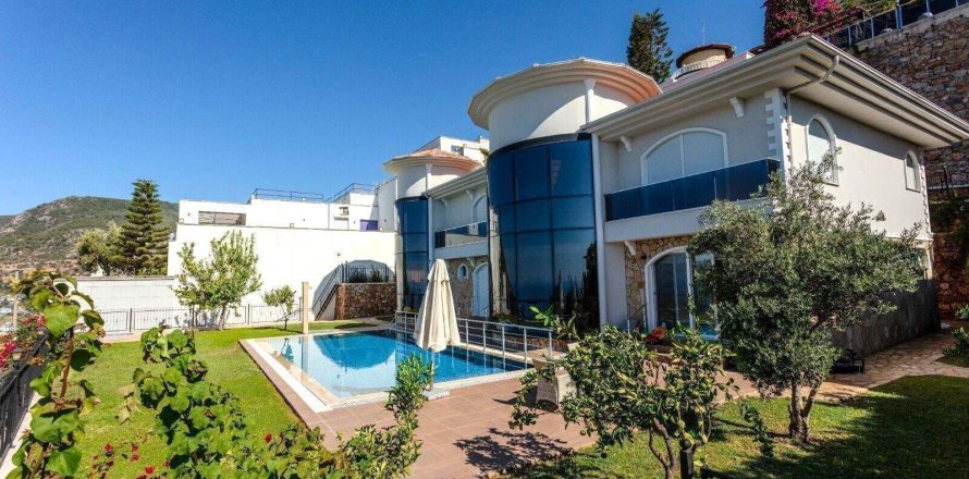 Villa  5+2  Alanya, Antalya, Türkiye №229181