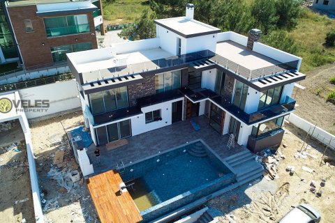 Продажа виллы  в Караогланоглу, Гирне, Северный Кипр 4+1, 400м2, №214023 – фото 1