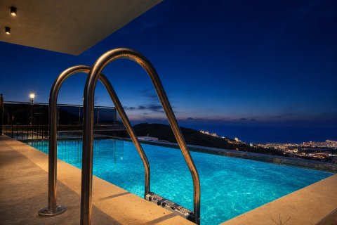 آپارتمان در  Alanya ، ترکیه 240 متر مربع.  شماره 228385 - 11