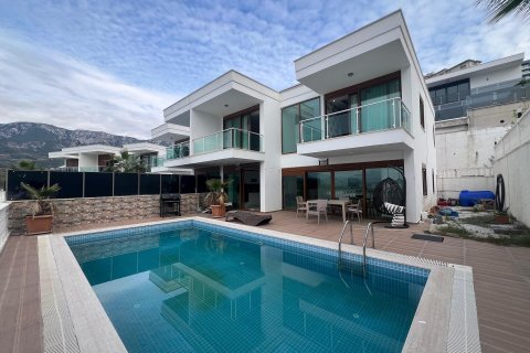 3+1 Villa in Kargicak, Alanya, Antalya, Turkey No. 229463