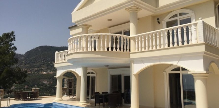4+1 Villa  in Antalya, Turkey No. 222856