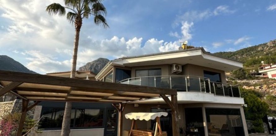 3+1 Villa  in Antalya, Turkey No. 222860