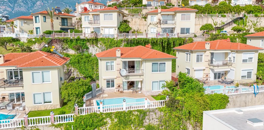 ویلا در Alanya ، ترکیه 3 خوابه ، 220 متر مربع. شماره 217781