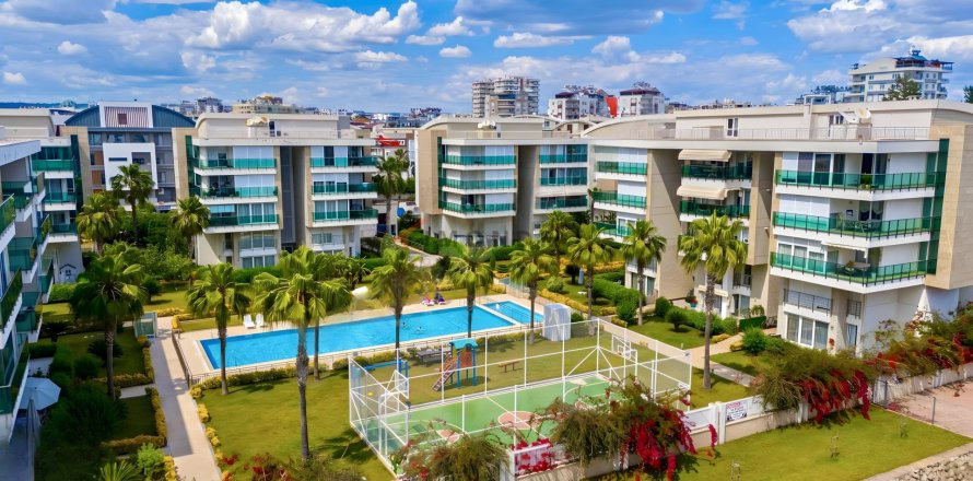 4+1 Apartment in Konyaalti, Antalya, Turkey No. 228785