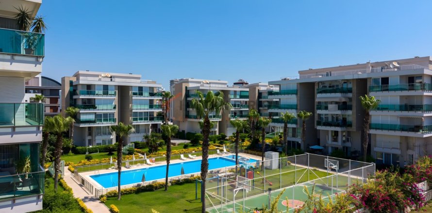 4+1 Apartment in Konyaalti, Antalya, Turkey No. 228786
