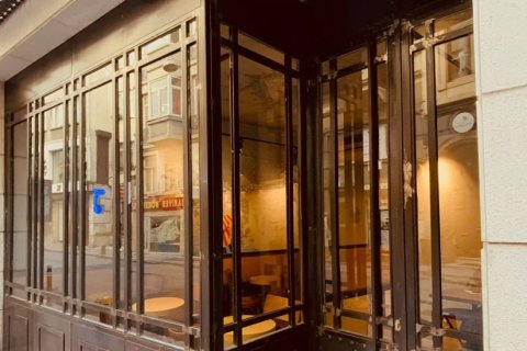 Продажа коммерческой недвижимости  в Стамбуле, Турция, 200м2, №222680 – фото 4