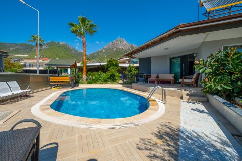 6+2 Villa  in Oba, Antalya, Türkei Nr. 217720