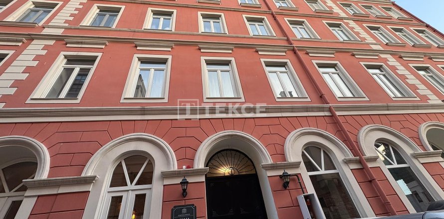 1+1 Apartment  in Istanbul, Turkey No. 213524