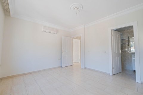 Аренда квартиры  в Аланье, Анталье, Турция 3+1, 140м2, №216638 – фото 2