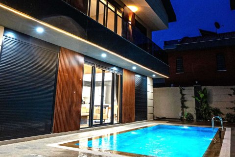 ویلا در  Belek ، ترکیه 4 خوابه ، 250 متر مربع.  شماره 232628 - 2