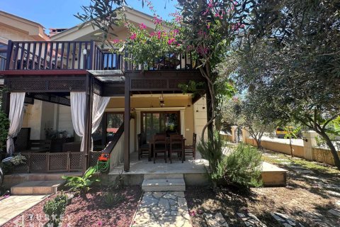 ویلا در Dalyan ، ترکیه 4 خوابه ، 180 متر مربع. شماره 232630 - 2