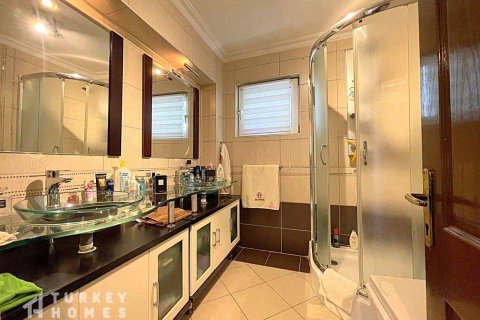 ویلا در  Alanya ، ترکیه 4 خوابه ، 200 متر مربع.  شماره 232927 - 18