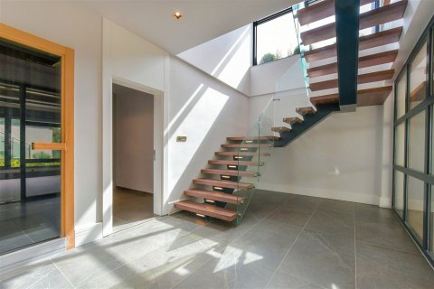 ویلا در  Alanya ، ترکیه 4 خوابه ، 285 متر مربع.  شماره 218640 - 24