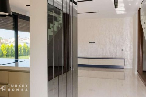 3+1 Villa in Kusadasi, Aydin, Türkei Nr. 233353 - 12