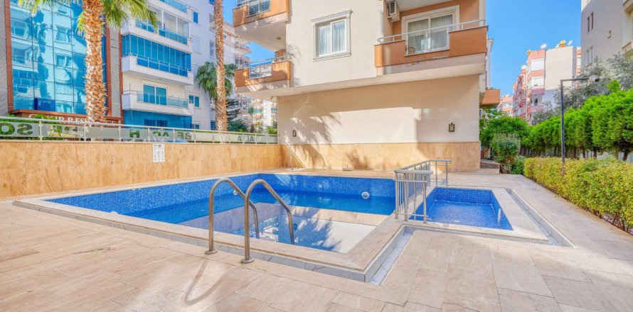 2+1 Apartment  in Alanya, Antalya, Turkey No. 233133
