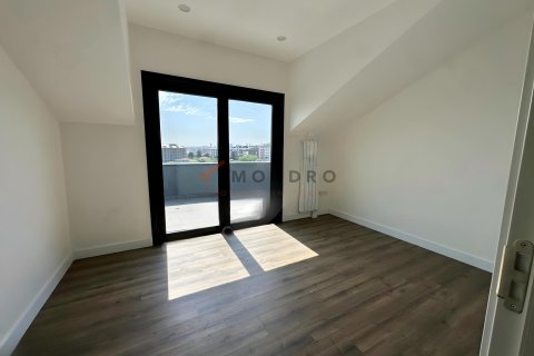 5+1 Wohnung in Üsküdar, Istanbul, Türkei Nr. 237478 - 23
