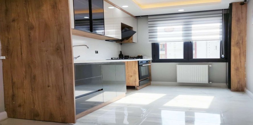 2+1 Apartment  in Istanbul, Turkey No. 233669