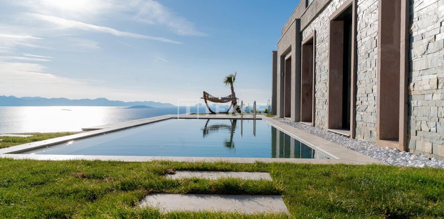 5+1 Villa  in Bodrum, Mugla, Türkei Nr. 64837