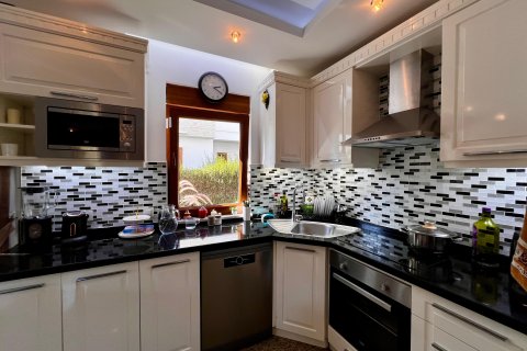 ویلا در  Konakli ، ترکیه 3 خوابه ، 215 متر مربع.  شماره 217307 - 4