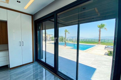 ویلا در  Foca ، ترکیه 5 خوابه ، 460 متر مربع.  شماره 216156 - 28