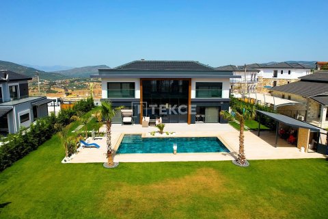ویلا در  Foca ، ترکیه 5 خوابه ، 460 متر مربع.  شماره 216156 - 2