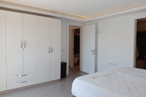 Аренда квартиры  в Аланье, Анталье, Турция 4+1, 250м2, №216606 – фото 24