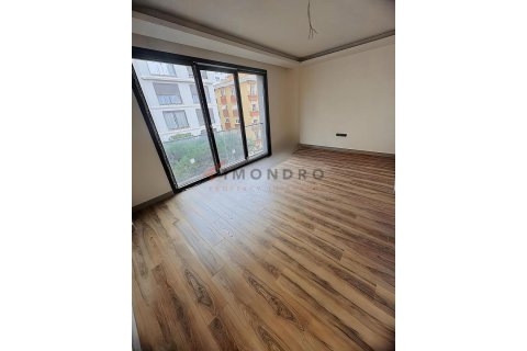 آپارتمان در Kadikoy،  Istanbul ، ترکیه 2 خوابه ، 77 متر مربع.  شماره 225203