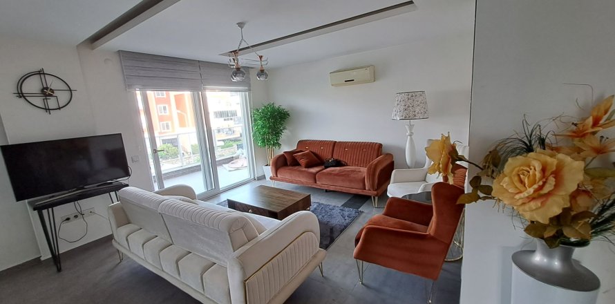 2+1 Lägenhet  i Oba, Antalya, Turkiet Nr. 217492