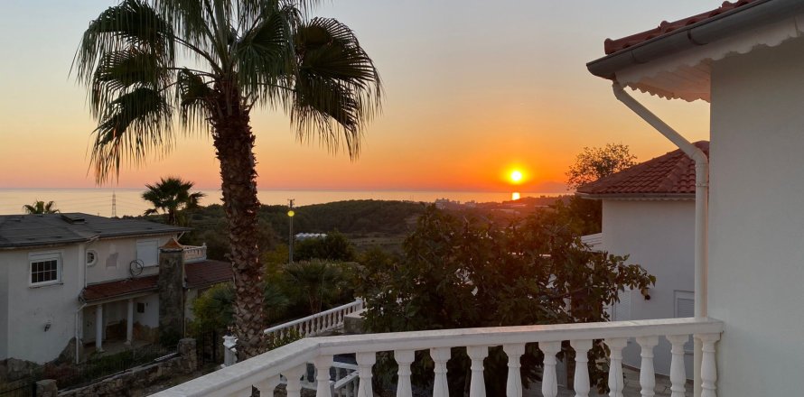 Villa  3+1  İncekum, Antalya, Türkiye №218844