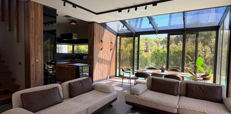 4+1 Villa in Antalya, Turkey No. 228795