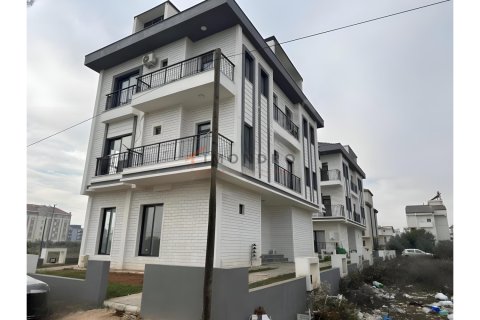 Продажа квартиры  в Дёшемеалты, Анталье, Турция 2+1, 80м2, №228326 – фото 2