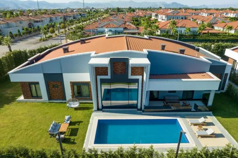 آپارتمان در  Mugla ، ترکیه 6 خوابه ، 435 متر مربع.  شماره 224093