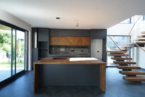 Продажа квартиры  в Турции 4+1, 220м2, №224095 – фото 10