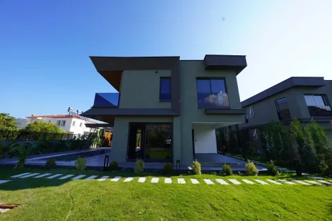 Продажа квартиры  в Турции 4+1, 220м2, №224096 – фото 1