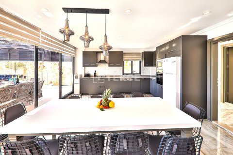 5+1 Villa  i Kas, Antalya, Turkiet Nr. 222311 - 24