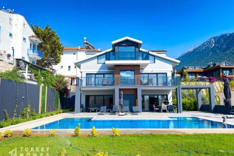 ویلا در Fethiye ، ترکیه 4 خوابه ، 202 متر مربع. شماره 232770