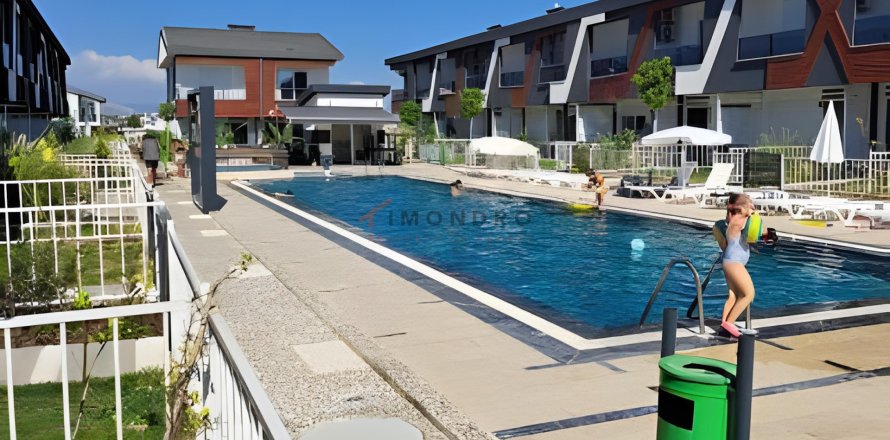 2+1 Apartment in Manavgat, Antalya, Turkey No. 215708