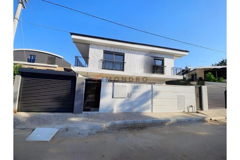 2+1 Apartment in Manavgat, Antalya, Turkey No. 215706