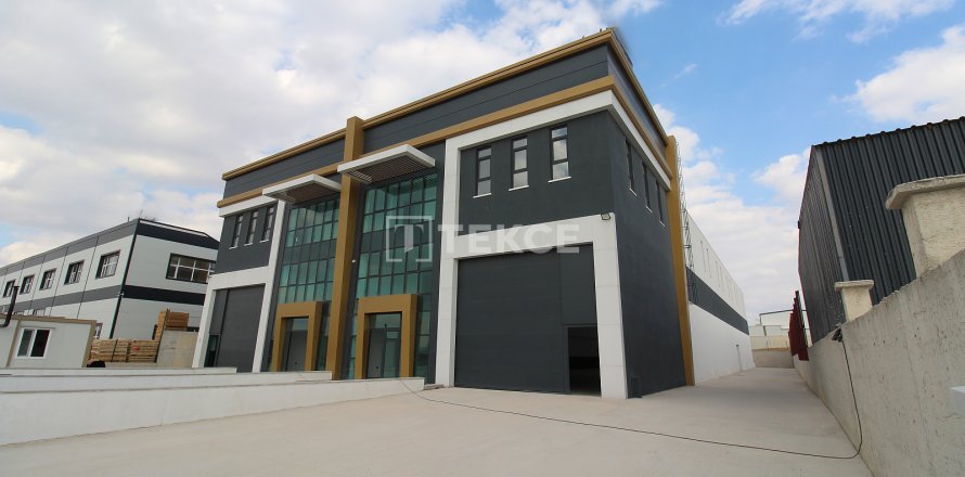 Коммерческая недвижимость  1700м2 в Акьюрте, Анкара, Турция №212454
