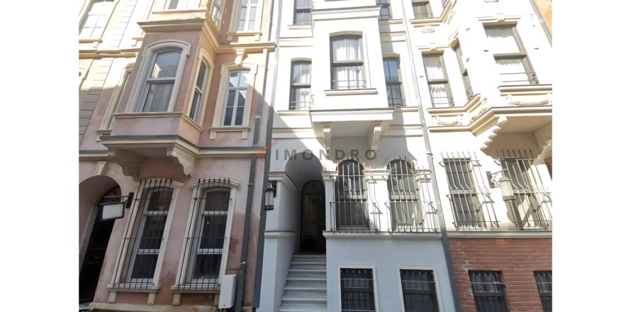 آپارتمان در Beyoglu، Istanbul ، ترکیه 1 خوابه ، 72 متر مربع. شماره 226661