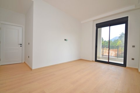 Аренда квартиры  в Аланье, Анталье, Турция 5+1, 240м2, №216566 – фото 22