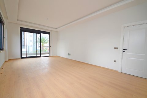 Аренда квартиры  в Аланье, Анталье, Турция 5+1, 240м2, №216566 – фото 18