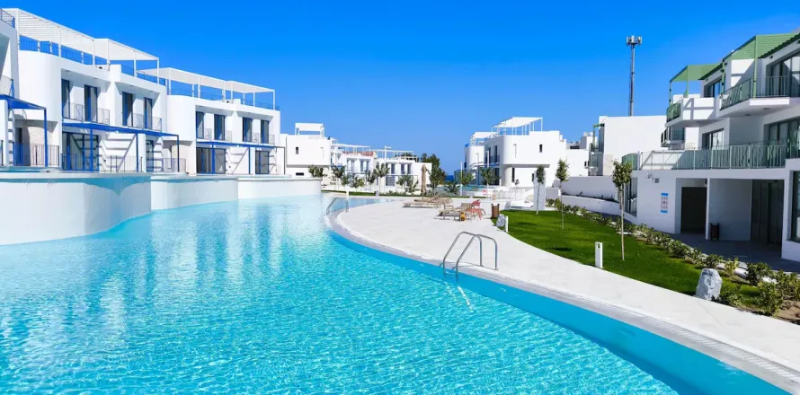 Apartment  in Girne, Northern Cyprus No. 212954