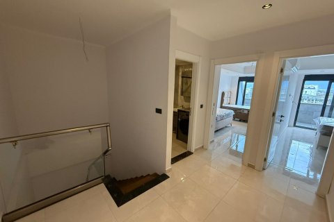 2+1 Leilighet  i Mahmutlar, Antalya, Tyrkia Nr. 221559 - 8